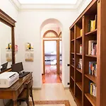 Monia Coliseum Apartamento *